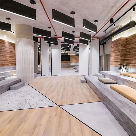 Ξενοδοχείο Novotel Lavant 4*