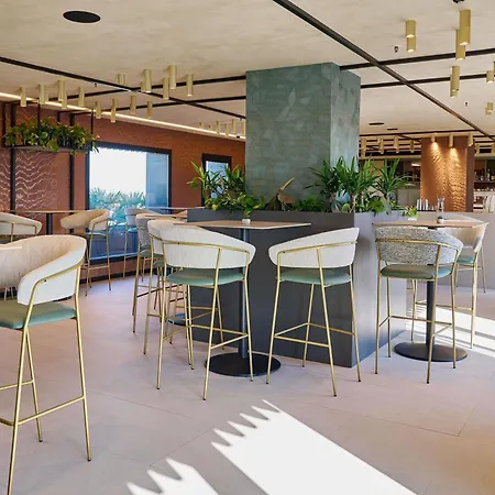 Ξενοδοχείο Novotel Lavant 4*