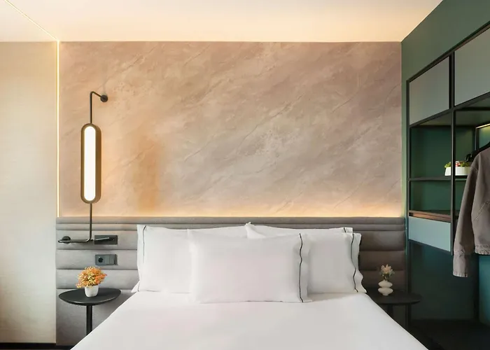 호텔 Novotel Lavant 4*